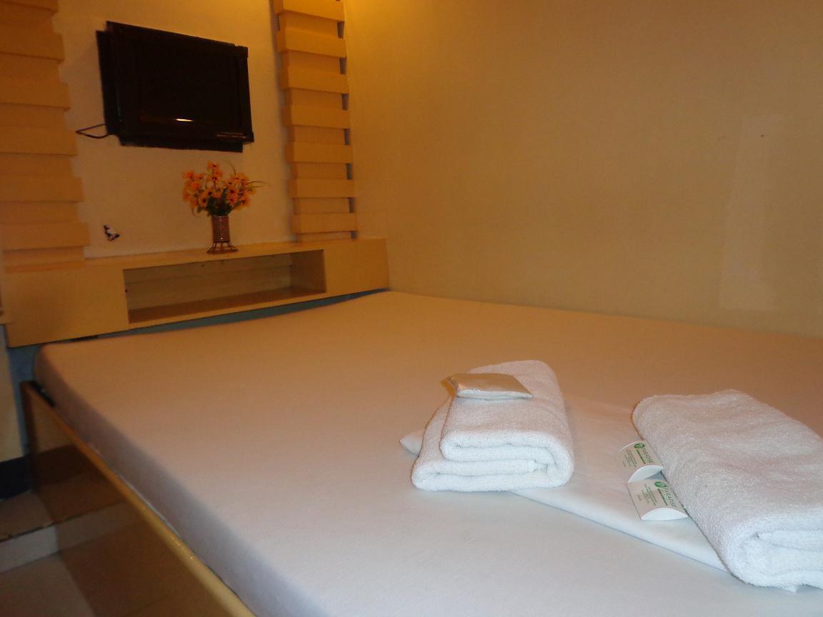 Oyo 191 Paradise Apartelle Otel Manila Dış mekan fotoğraf